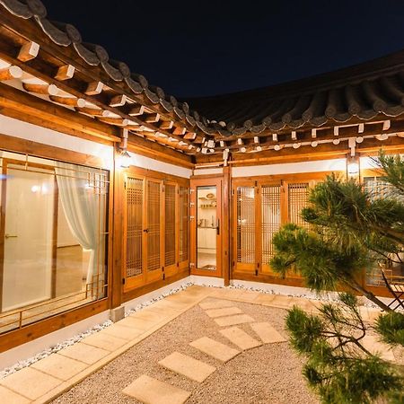 El House Hotell Gyeongju Exteriör bild