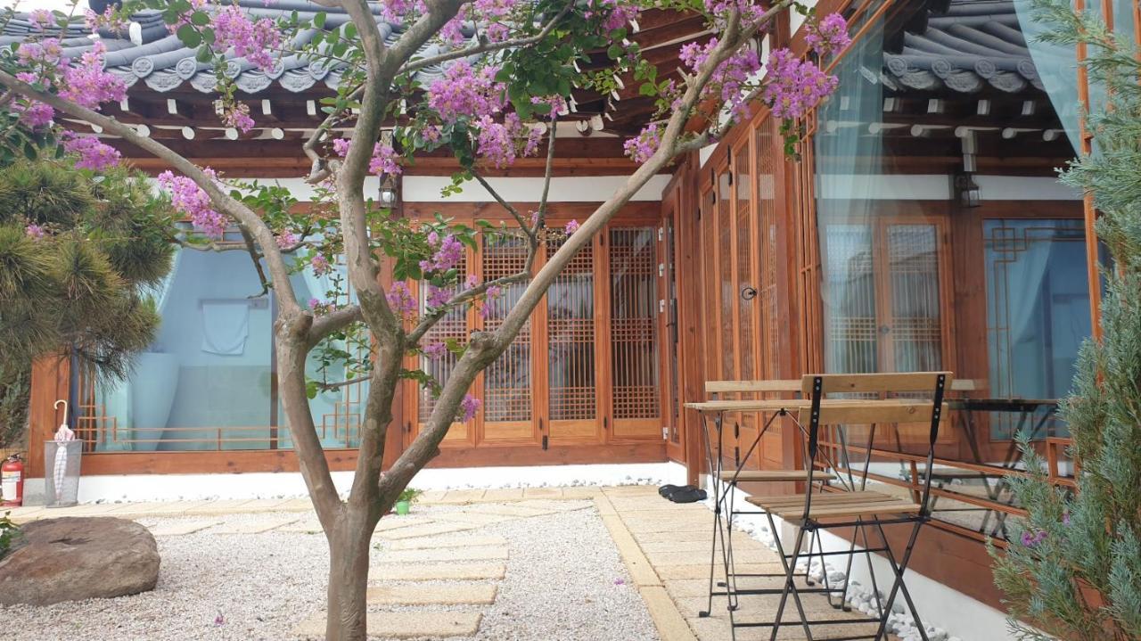 El House Hotell Gyeongju Exteriör bild