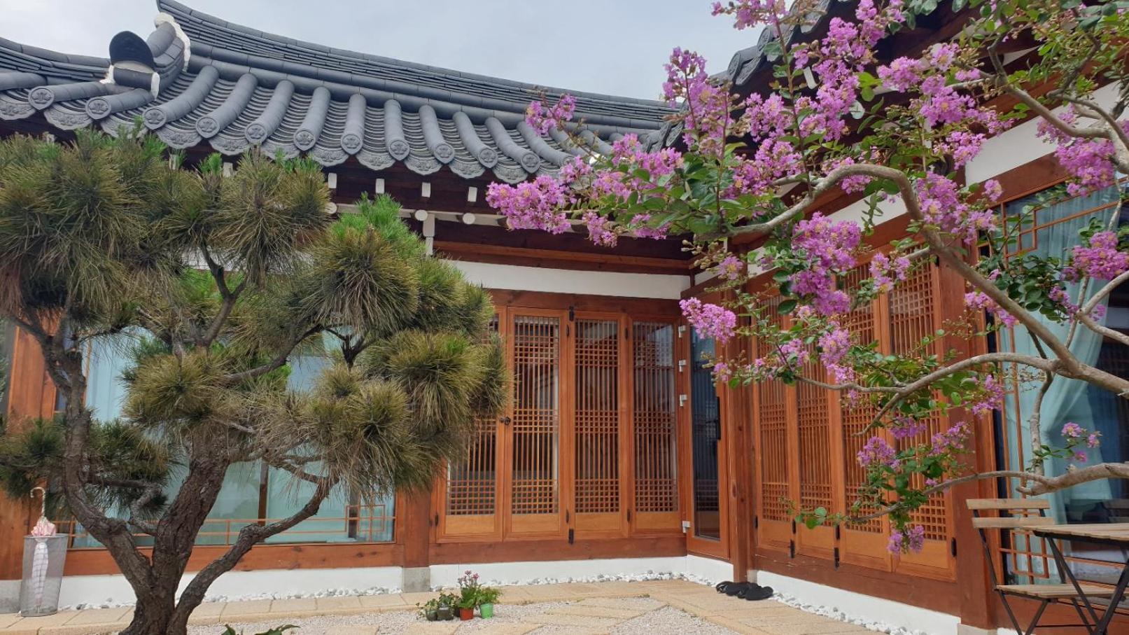 El House Hotell Gyeongju Exteriör bild